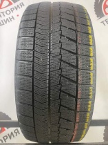 Bridgestone Blizzak VRX R17 215/50