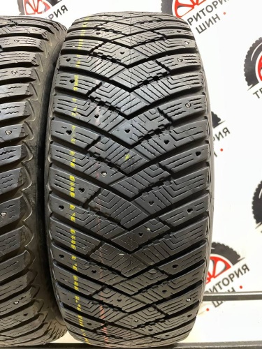 Goodyear UltraGrip ice arctic 4*4 235/60/18