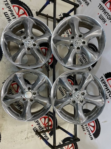 Литье VAG R17 5*112 ЦО 66,6 7,5J ET37