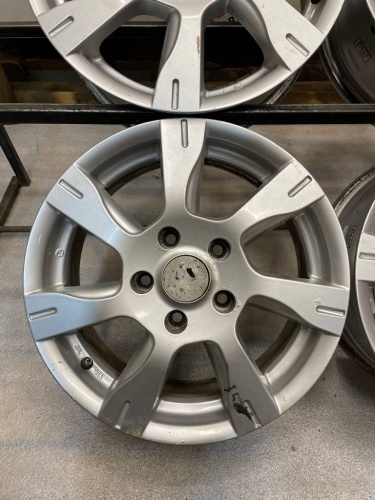 Литые R15	5*114,3	6J   ET43   ЦО 66,1