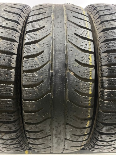 Bridgestone Ice Cruiser 7000 R16 215/65