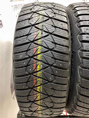 Goodyear UltraGrip 600 215/65/16