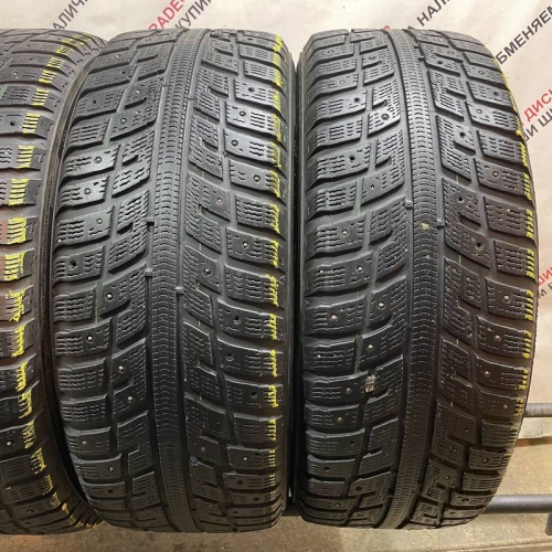 Kumho I'Zen KW22 215/60 R16