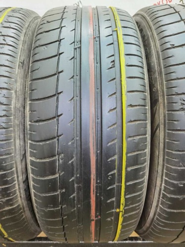 Triangle Sportex TSH 11 215/55 94W R17