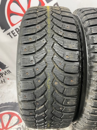 Bridgestone Blizzak Spike 01 R16 215/60