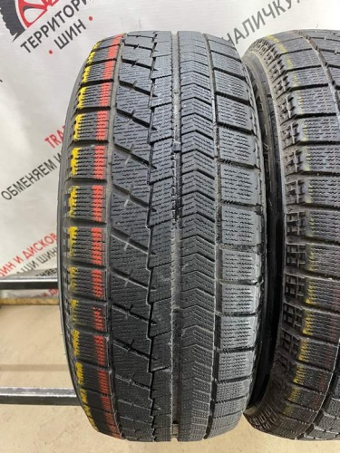 Bridgestone Blizzak VRX R17 215/45