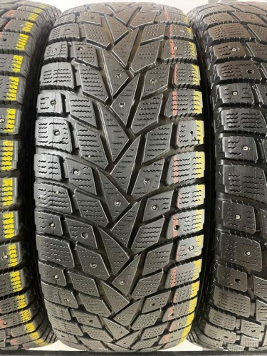 Dunlop Grandtrack Ice 02 R16 245/70