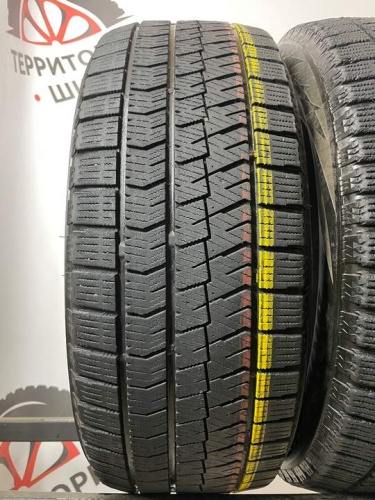 Bridgestone BliZZak Vrx2 R17 205/55