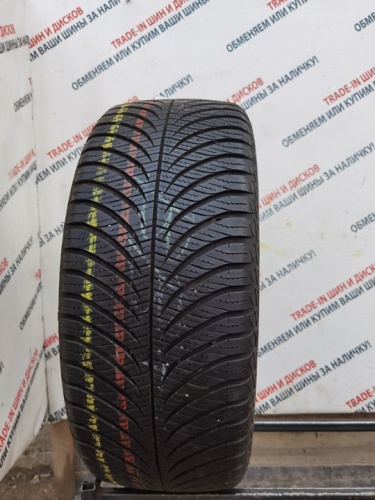 Goodyear Vector 4Seasons R17	215/50 (2)