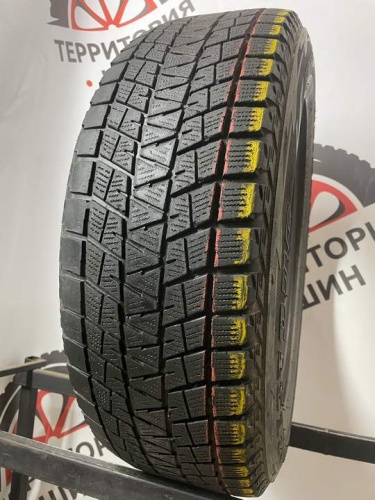 Bridgestone Blizzak DM-V1 R16 215/65