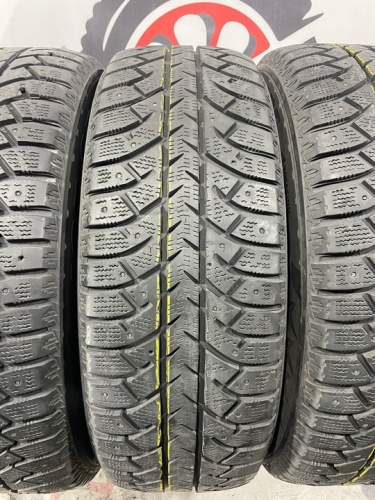 Bridgestone Ice Cruiser 7000 R17 225/65