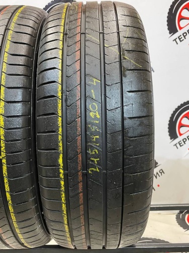 Pirelli P Zero PZ4 R20	245/45