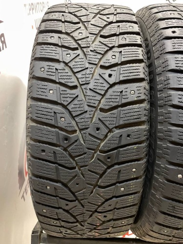 Bridgestone Blizak Spike-02 215/60/16