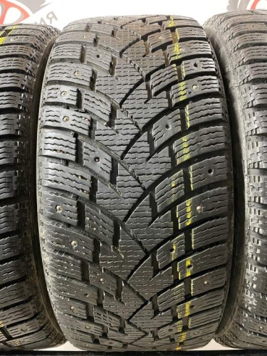 Delinte Winter WD42 R18 235/45