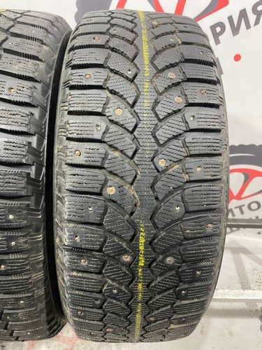 Bridgestone Blizzak Spike 01 R16 215/60