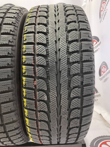 Maxtrek Trek M7 R17	215/45