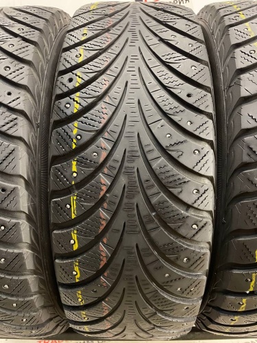 Sava Eskimo Stud R16	215/65