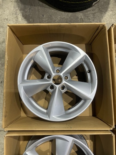 Литые диски Skoda R16 5x112 ET50 DIA57.1 6.5j