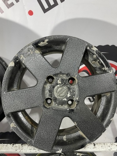 Диски литые Nissan оригинал R15 4x114.3 et46 66.1
