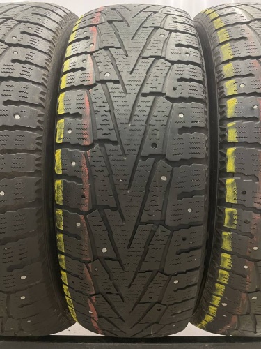 Roadstone WinGuard WinSpike SUV R17	235/65