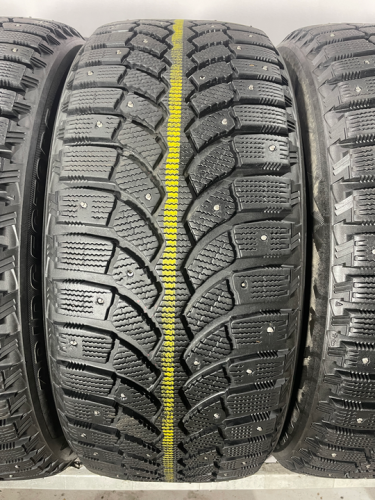 Bridgestone Blizzak Spike-01 R17 225/50