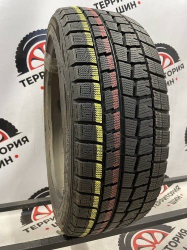 Dunlop Winter Maxx R17 215/45