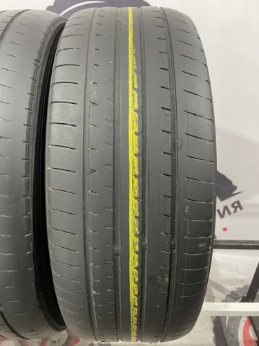 Yokohama Advan V61 R18 235/60