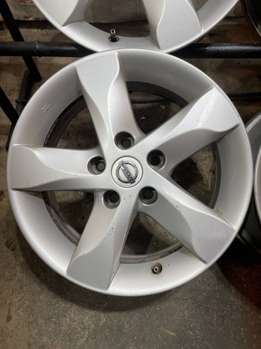 Литые NISSAN  R16	5х114.3 ЦО66.6 6.5j ET40
