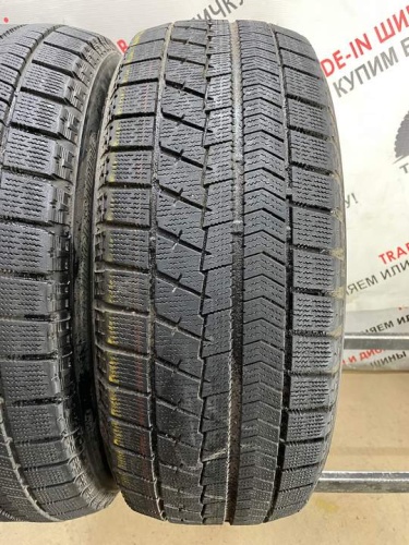 Bridgestone Blizzak VRX R17 215/45
