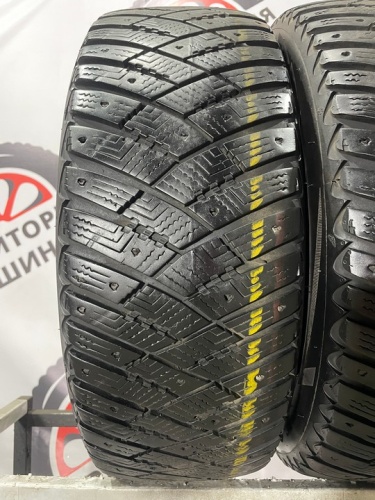 Goodyear Ultragrip Ice Arctic R16 215/60