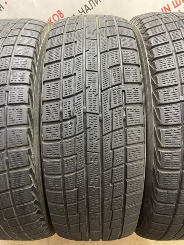 Yokohama IceGuard IG30 R16 205/65