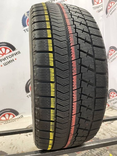 Bridgestone Blizzak VRX  215/50 R17