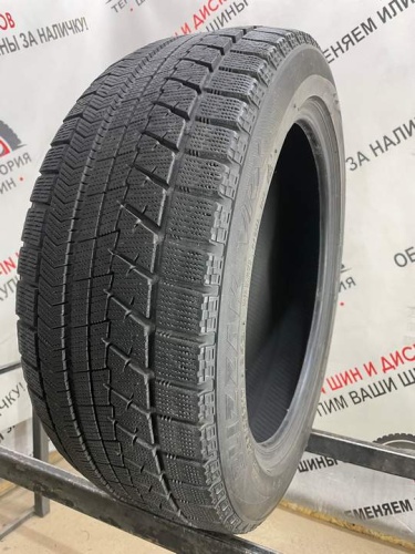 Bridgestone Blizzak VRX R17 205/50