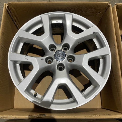 Литые диски NIssan R18 5x114.3 ET40 DIA66.1 7J