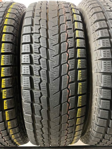 Yokohama Ice Guard GO75 R16 215/70