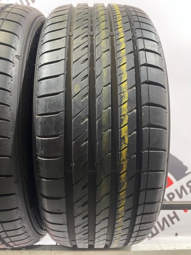 Sumitomo HTR Z5 R17 215/45