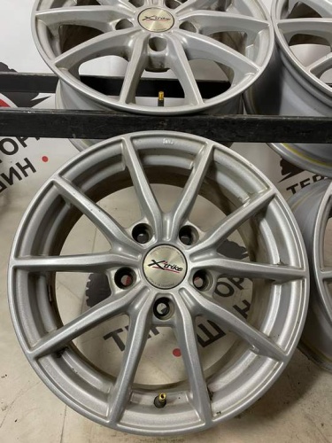 Литье Nissan R15 5*114,3/66,1/ET45/6,5J