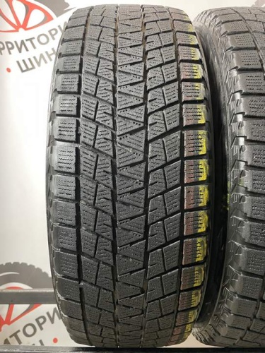 Bridgestone Blizak DM-V1 R17 225/65