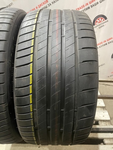 Bridgestone Potenza S005 R19 235/35