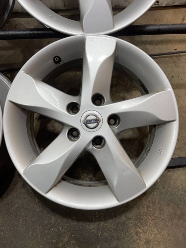 Литые NISSAN  R16	5х114.3 ЦО66.6 6.5j ET40